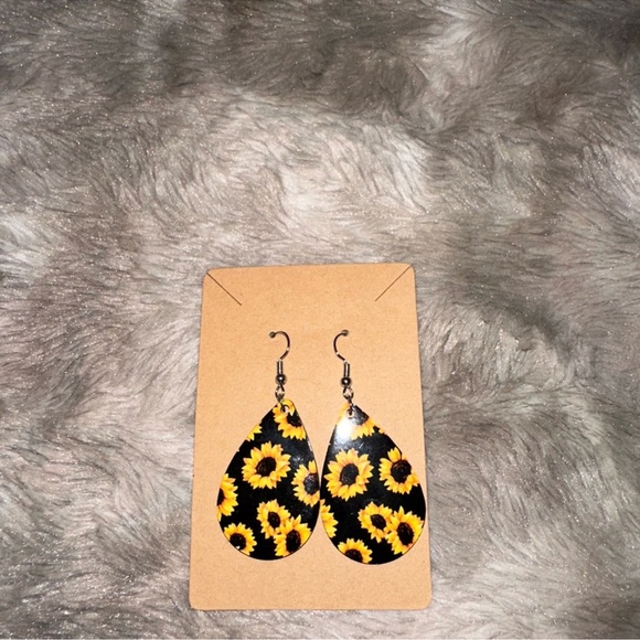 Sunflower Teardrop Dangle Earrings - Picture 3 of 3
